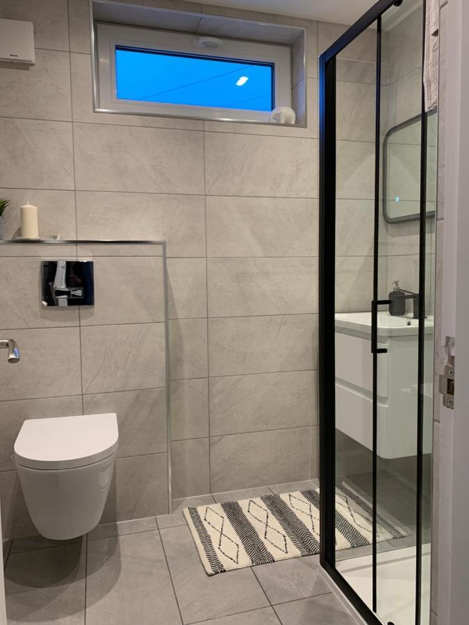 Luxurious Two Bedroom Apartment With Private Parking Perth Buitenkant foto